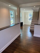 32 Oakland St, Unit #1 Upper Duplex in Huntington, NY - Building Photo - Building Photo