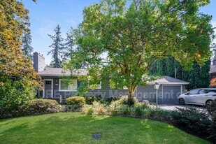 3520 SW Coronado St in Portland, OR - Building Photo