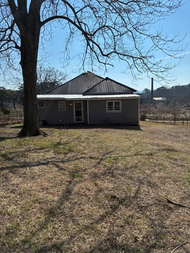 9 W Blue Mountain Rd in Anniston, AL - Building Photo - Building Photo