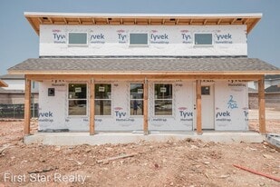 688 N Honey Locust Bnd