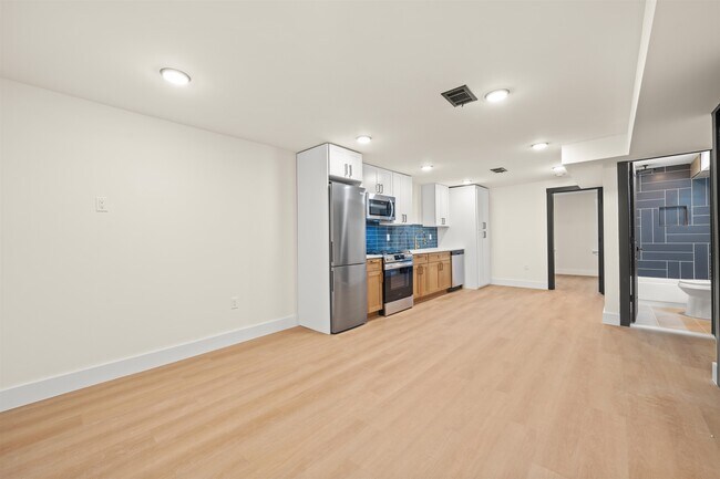 14 Westervelt Pl in Jersey City, NJ - Building Photo - Building Photo