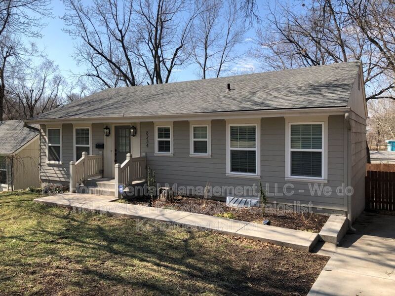 8234 Main St in Kansas City, MO - Building Photo