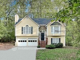 7190 Farm House Ln in Cumming, GA - Building Photo