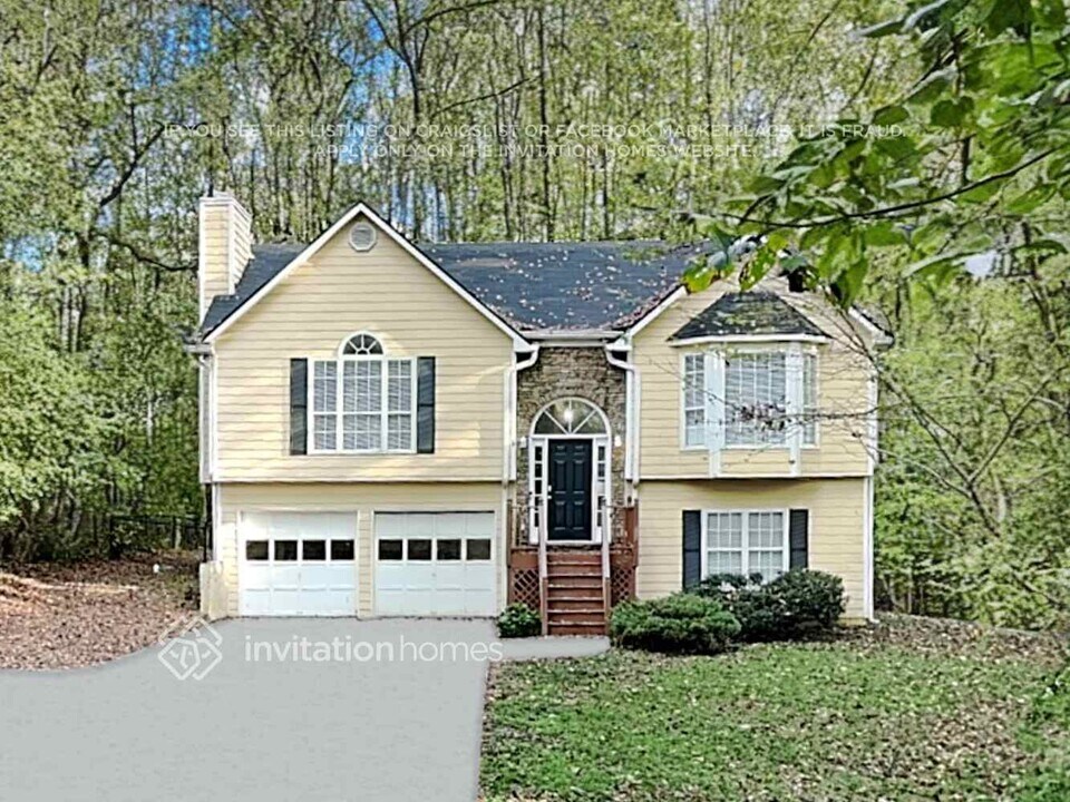 7190 Farm House Ln in Cumming, GA - Foto de edificio