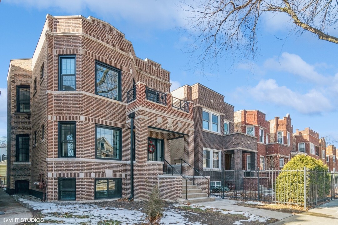 3332 N Hamlin Ave in Chicago, IL - Building Photo