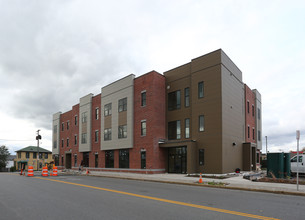 Salina Crossing in Syracuse, NY - Building Photo - Building Photo