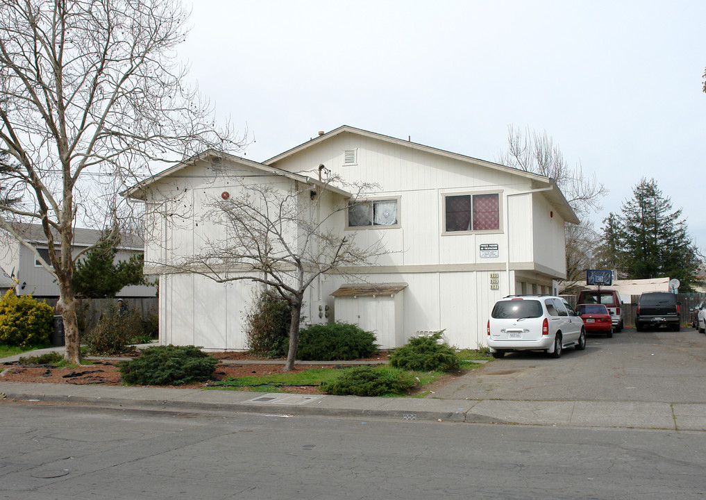 917-927 Sunset Ave in Santa Rosa, CA - Foto de edificio