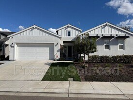 1136 Crescent Ave in Manteca, CA - Building Photo