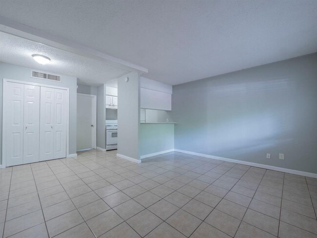 5215 Tahoe Trail in Austin, TX - Foto de edificio - Building Photo