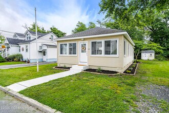 509 Monmouth Ave in Ocean Gate, NJ - Building Photo - Building Photo