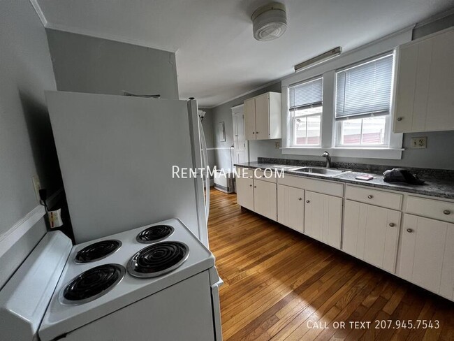 17 Hudson St in Bangor, ME - Foto de edificio - Building Photo