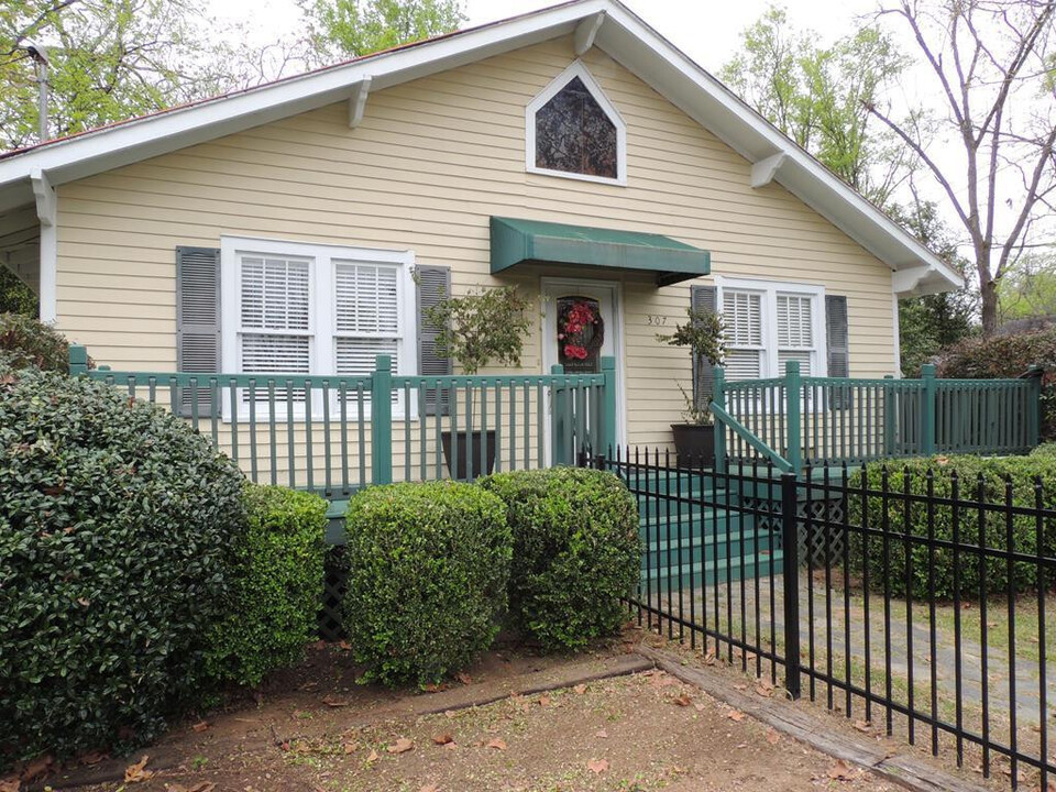 307 Chesterfield St N in Aiken, SC - Building Photo