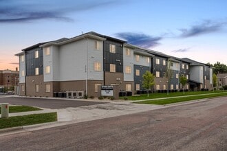 Irving Center Apartments in Sioux Falls, SD - Building Photo - Building Photo