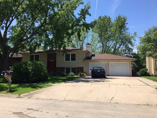 1460 Eastview Dr, Unit 1460 in Coralville, IA - Building Photo - Building Photo