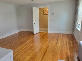 22 Fruit St in Taunton, MA - Building Photo