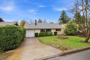 2925 Charnelton St in Eugene, OR - Building Photo