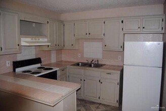 2205 Kimberly Ln in Edinburg, TX - Building Photo - Building Photo