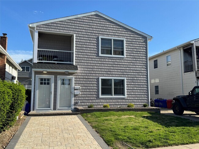 property at 542 E Pine St