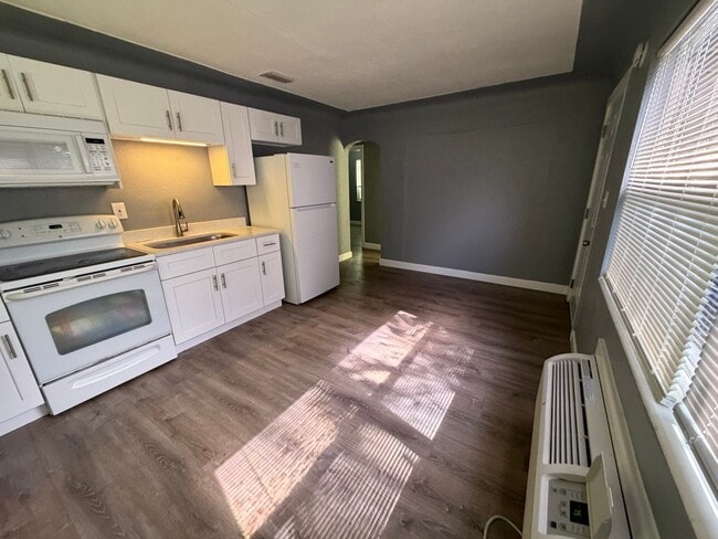 1215 Melrose Ave S in St. Petersburg, FL - Building Photo - Building Photo