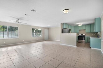 255 Brackin St, Unit B in Crestview, FL - Building Photo - Building Photo