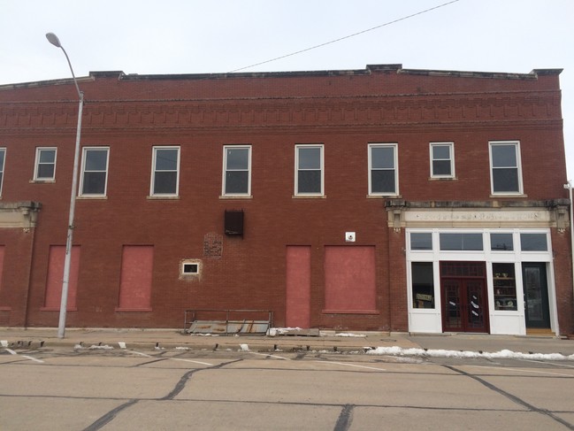 702 Main St in Alma, NE - Building Photo - Building Photo