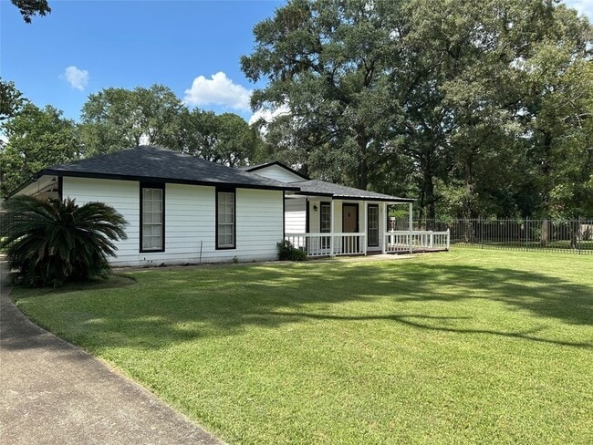 2418 Bill Smith Rd in Conroe, TX - Building Photo - Building Photo