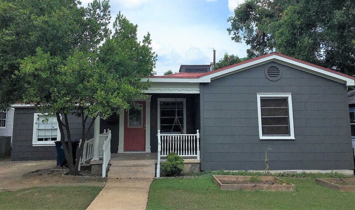 1020 Ellingson Ln-Unit -A in Austin, TX - Building Photo