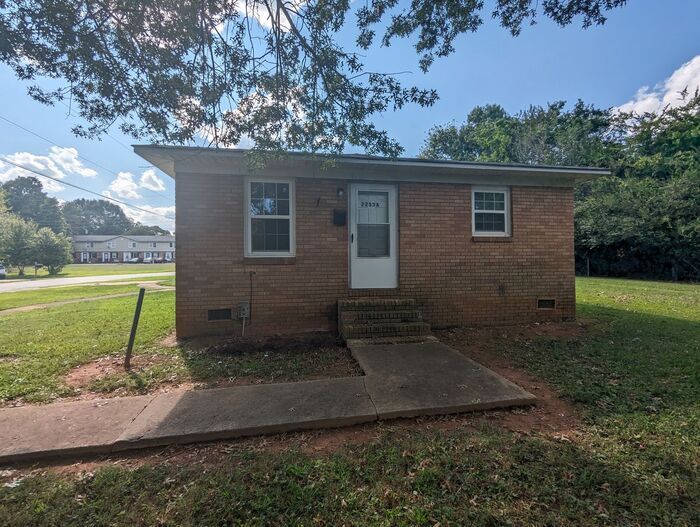 2253 Story St in Lincolnton, NC - Building Photo