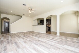 8908 Clovermist Dr in Houston, TX - Building Photo