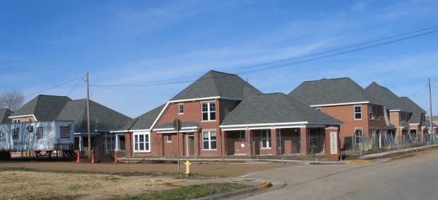 Tyrone Echols Apartments in Madison, IL - Foto de edificio