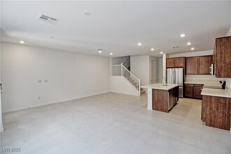 1539 Melodic Lark Dr in Las Vegas, NV - Building Photo - Building Photo