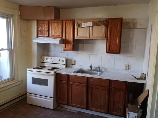 property at 827 Laufer St