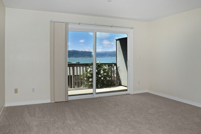property at 55 Marinero Cir