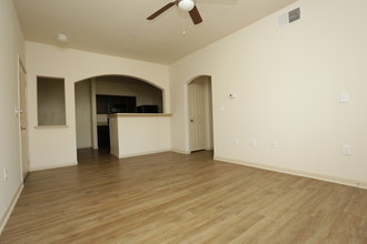 Paseo Pointe in Los Fresnos, TX - Foto de edificio - Interior Photo