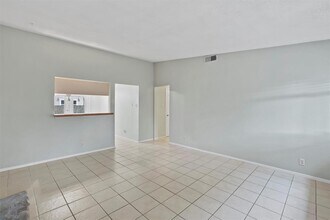 11908 Broad Oaks Dr in Austin, TX - Foto de edificio - Building Photo