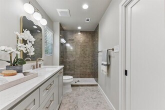 2011 Malvern Hill Dr in Austin, TX - Building Photo - Building Photo