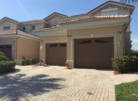 6825 Sterling Greens Dr in Naples, FL - Building Photo