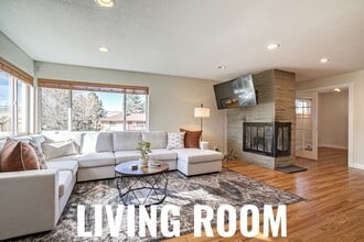 10490 W Dakota Ave, Unit 8 in Lakewood, CO - Building Photo - Building Photo