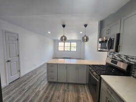 7100 JFK Blvd E, Unit 1B in Guttenberg, NJ - Building Photo