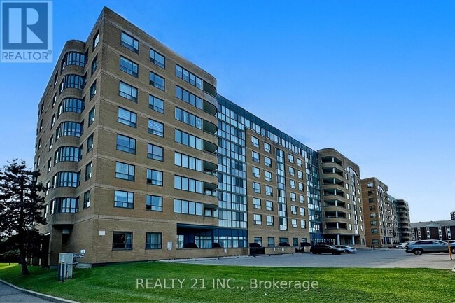 1665 Pickering Pkwy in Pickering, ON - Building Photo - Building Photo