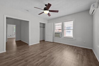 907 W Gray St in Houston, TX - Building Photo - Building Photo