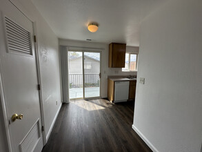 1258 W Newlands Dr in Fernley, NV - Building Photo - Building Photo