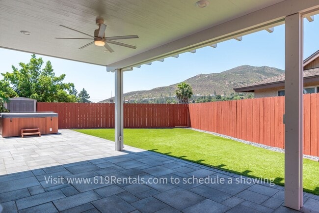 6513 Bantam Lake Cir in San Diego, CA - Building Photo - Building Photo