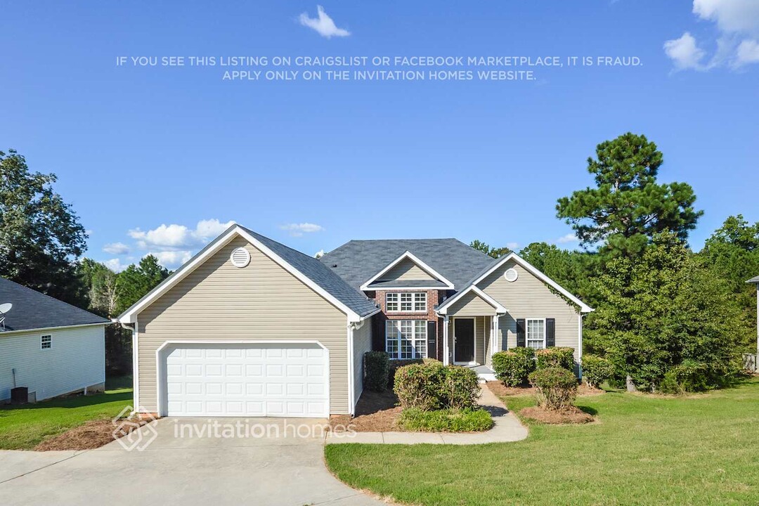 236 Cambridge Dr in Loganville, GA - Building Photo