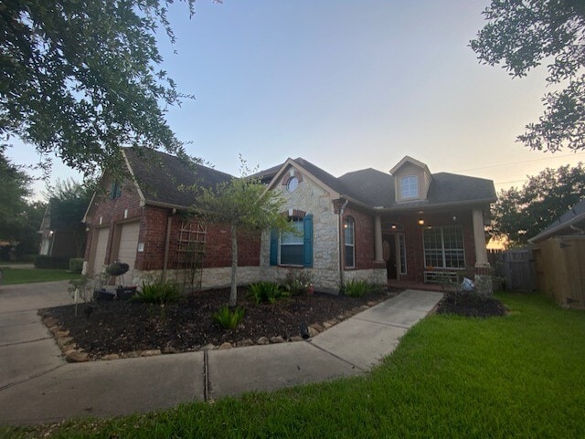 3718 Tumbling Falls Dr in Manvel, TX - Building Photo - Building Photo