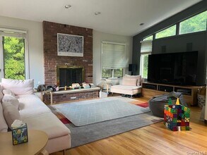 36 Coolidge Ave in Glen Head, NY - Building Photo - Building Photo