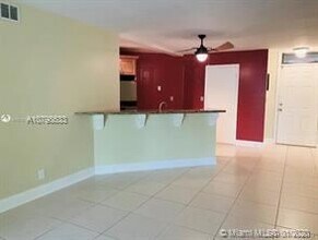 214 Lake Pointe Dr in Oakland Park, FL - Building Photo - Building Photo