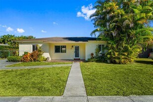 6851 SW 48th Terrace in Miami, FL - Building Photo