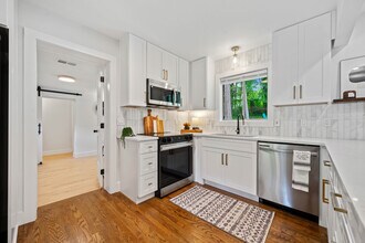 3964 Gretna Green Dr in Decatur, GA - Building Photo - Building Photo