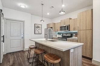 Infinity at the Rim in San Antonio, TX - Building Photo - Building Photo